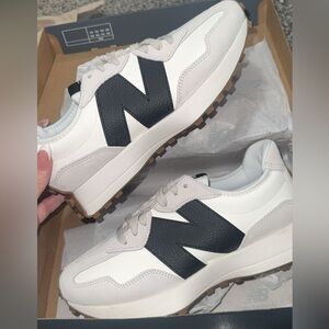 New balance 327 size 8.5